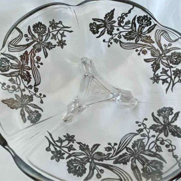 Depression Era Glass Bowl - Picture 2 of 6